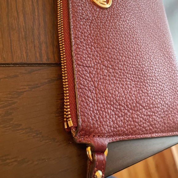 Burgundy Michael Kors clutch - Picture 5 of 5